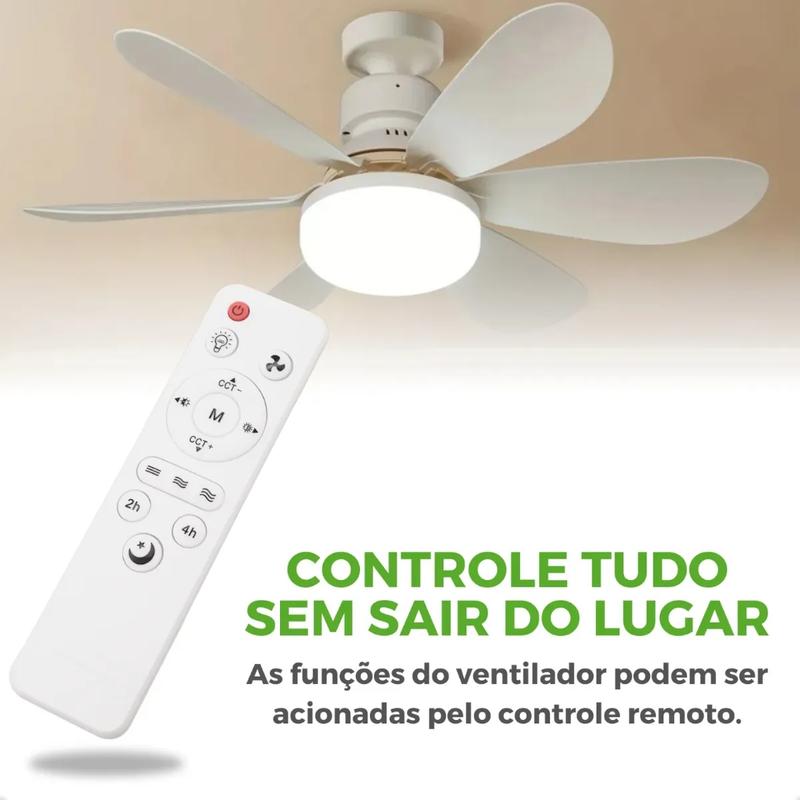 Ventilador de teto aceso no ambiente com o controle remoto em primeiro plano